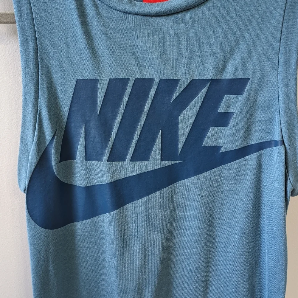 🧿Nike sleeveless shirt - Picture 3 of 6
